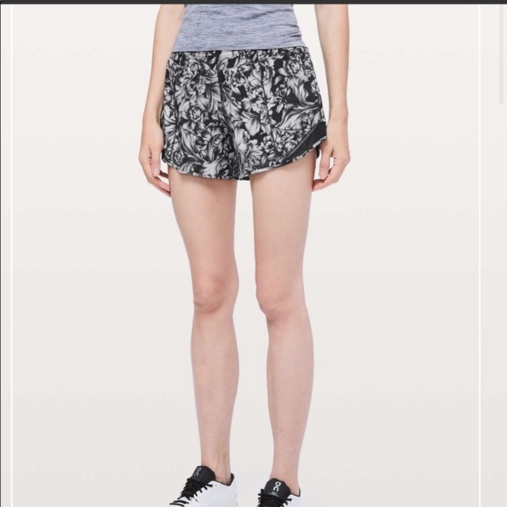 LULULEMON Hotty Hot Shorts  Night Garden Ice Grey Black Gray Floral 8 - Picture 5 of 8